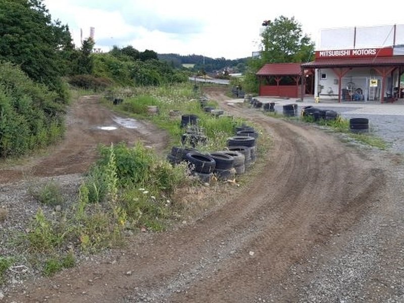 Jízda na čtyřkolce ATV na specializované trati (i pro děti)