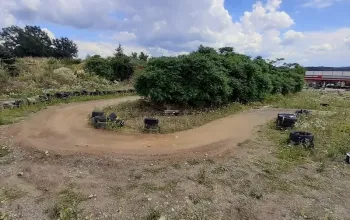 Jízda na čtyřkolce ATV na specializované trati (i pro děti)