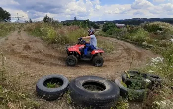 Jízda na čtyřkolce ATV na specializované trati (i pro děti)