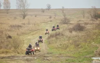 Jízda na čtyřkolce ATV na specializované trati (i pro děti)