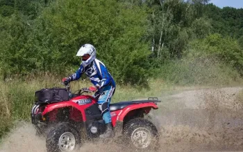Jízda na čtyřkolce ATV na specializované trati (i pro děti)