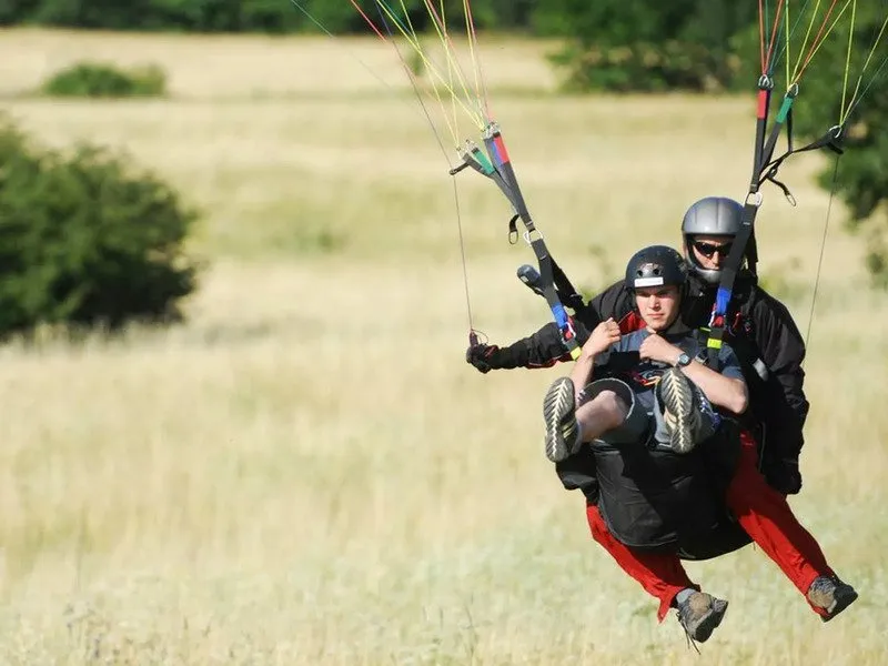 Akrobatický tandem paragliding