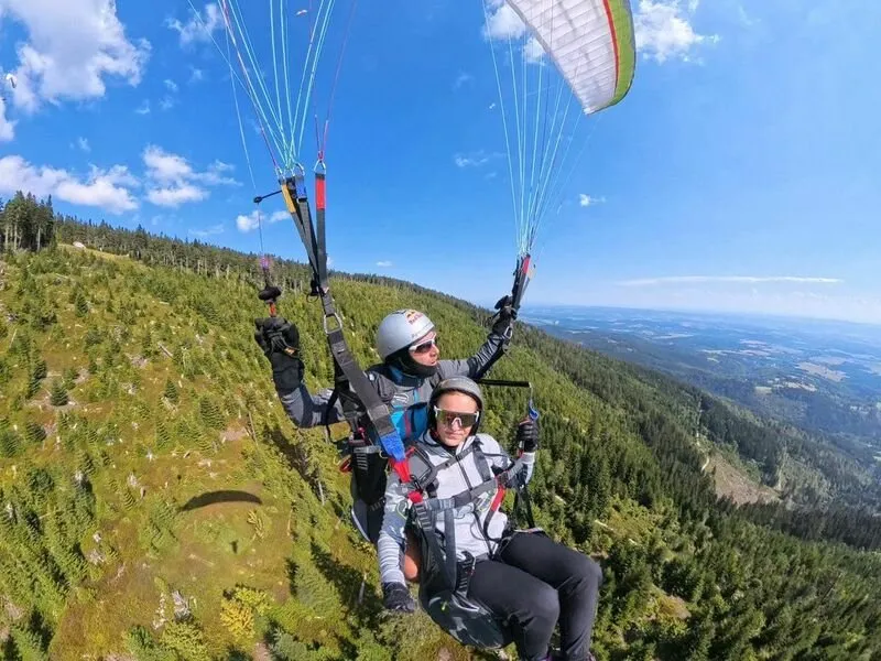Akrobatický tandem paragliding