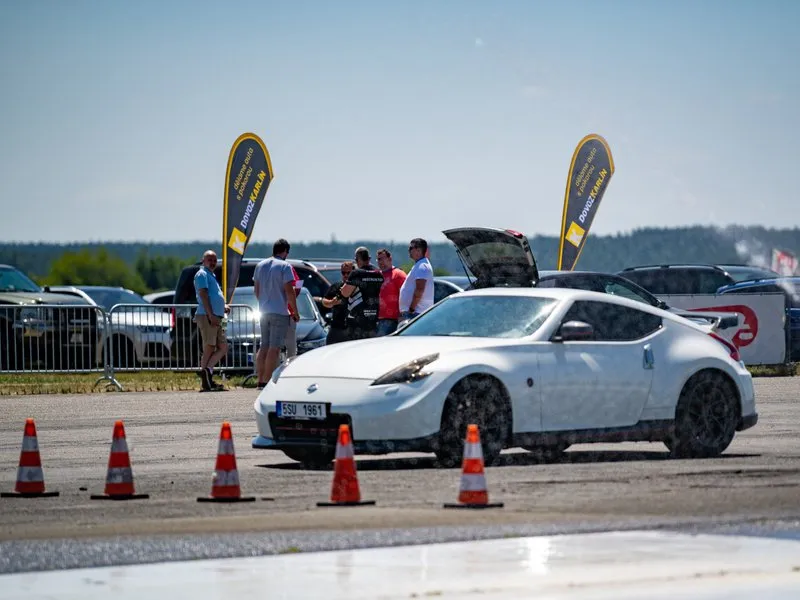 Škola smyku v Nissanu 370Z Nismo