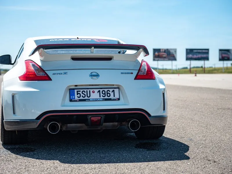 Škola smyku v Nissanu 370Z Nismo