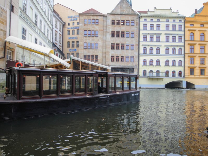 Plavba na lodi pražskými Benátkami