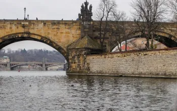 Plavba na lodi pražskými Benátkami