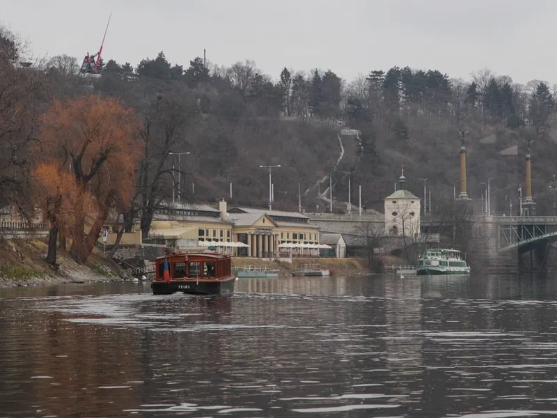 Plavba na lodi pražskými Benátkami