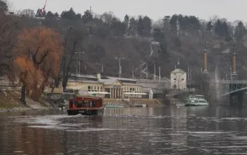 Plavba na lodi pražskými Benátkami
