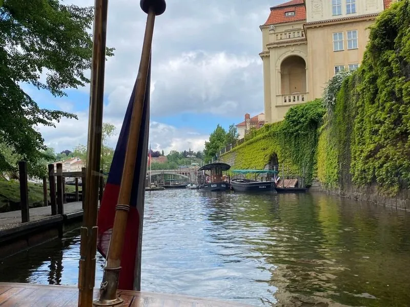 Plavba na lodi pražskými Benátkami
