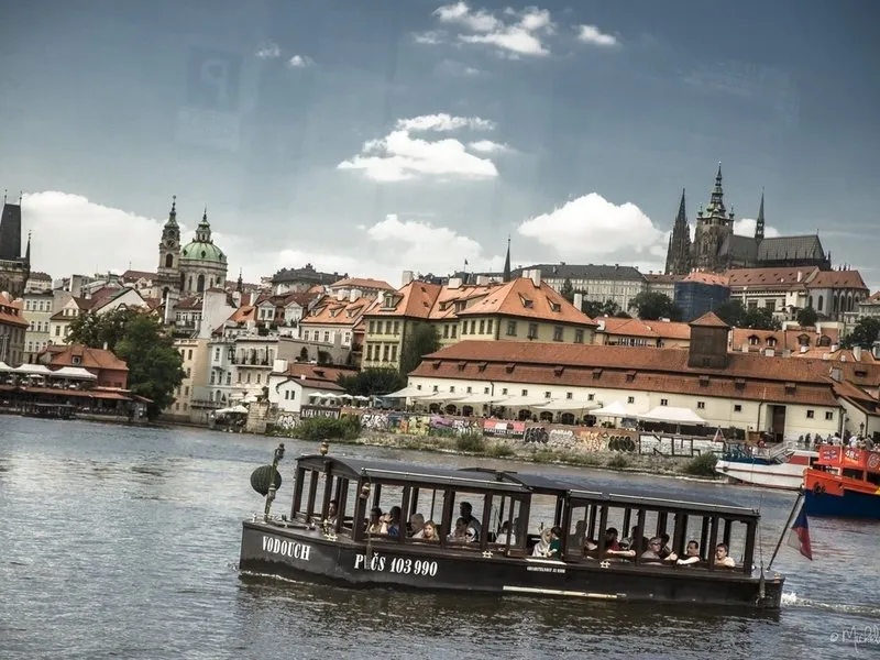 Plavba na lodi pražskými Benátkami