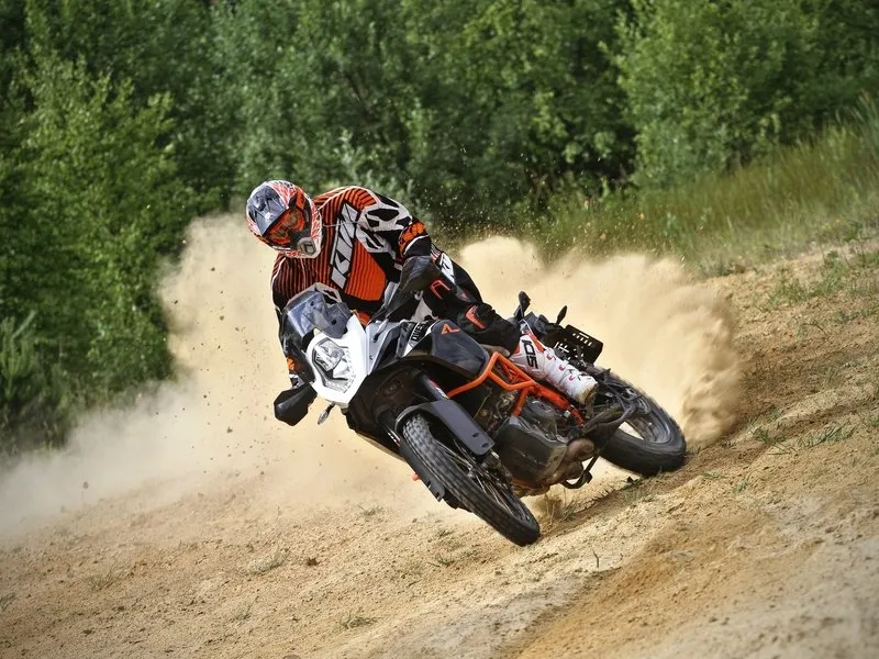 Motorky na trialové trati s mistrem ČR: Pardubický kraj