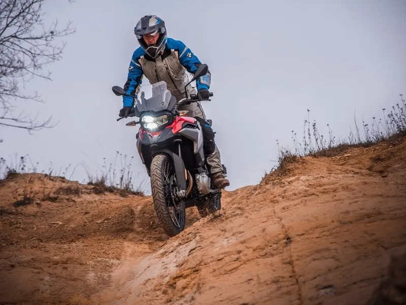 Motorky na trialové trati s mistrem ČR: Pardubický kraj