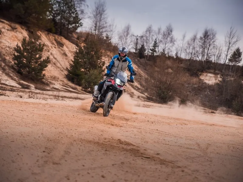 Motorky na trialové trati s mistrem ČR: Pardubický kraj