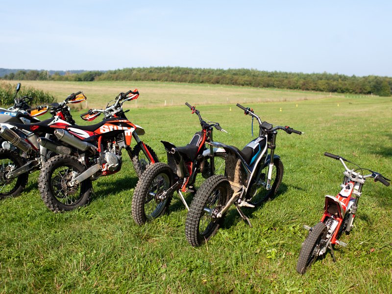 Motorky na trialové trati s mistrem ČR: Pardubický kraj