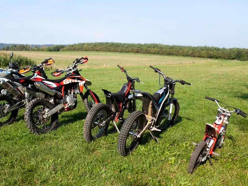 Motorky na trialové trati s mistrem ČR: Pardubický kraj