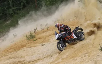 Motorky na trialové trati s mistrem ČR: Pardubický kraj