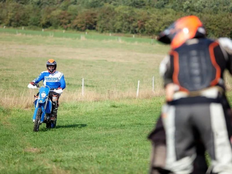 Motorky na trialové trati s mistrem ČR: Pardubický kraj