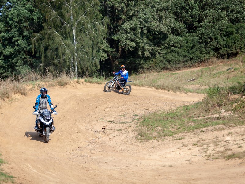 Motorky na trialové trati s mistrem ČR: Pardubický kraj