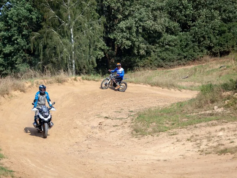 Motorky na trialové trati s mistrem ČR: Pardubický kraj