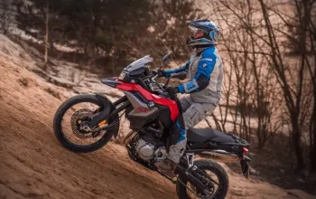 Motorky na trialové trati s mistrem ČR: Pardubický kraj