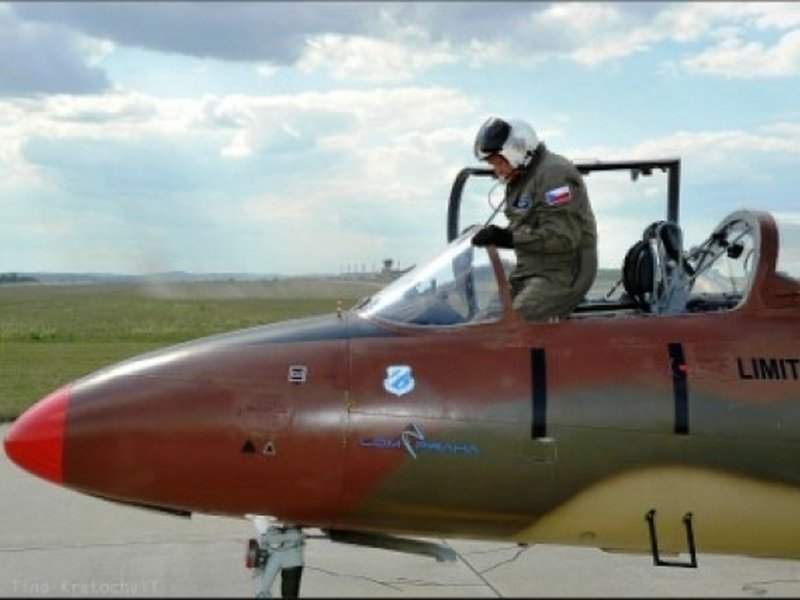 Zážitkový let stíhačkou L-29 Delfín