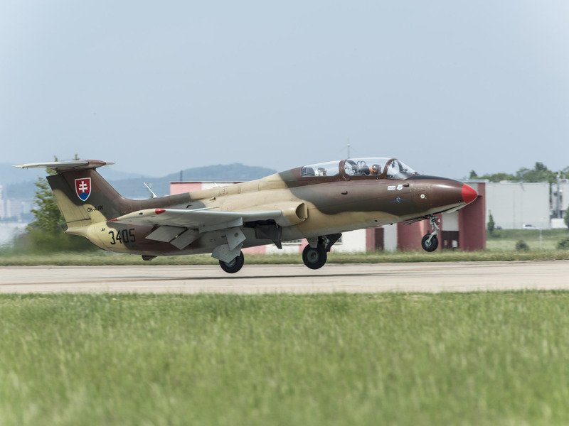 Zážitkový let stíhačkou L-29 Delfín