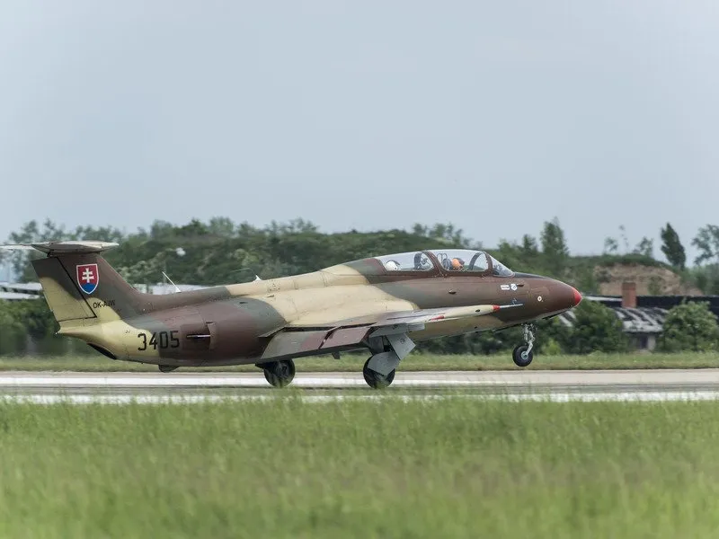 Zážitkový let stíhačkou L-29 Delfín