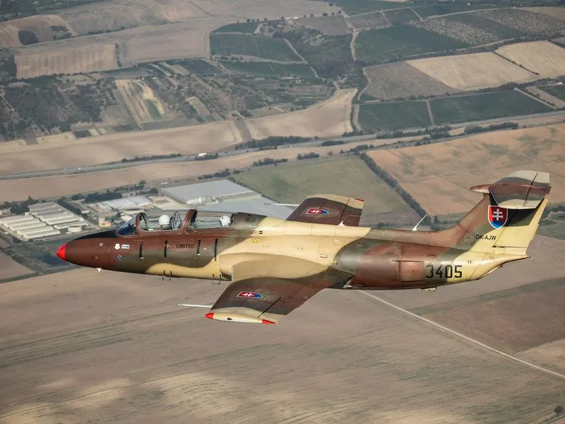 Zážitkový let stíhačkou L-29 Delfín