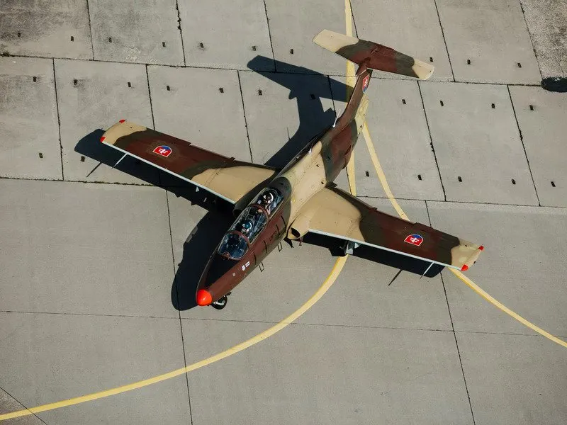 Zážitkový let stíhačkou L-29 Delfín