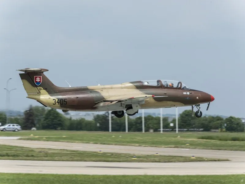 Zážitkový let stíhačkou L-29 Delfín