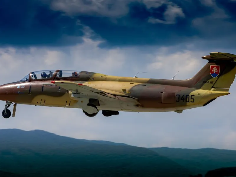 Zážitkový let stíhačkou L-29 Delfín