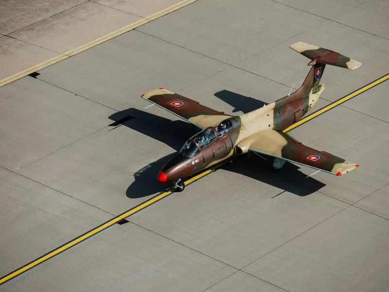 Zážitkový let stíhačkou L-29 Delfín