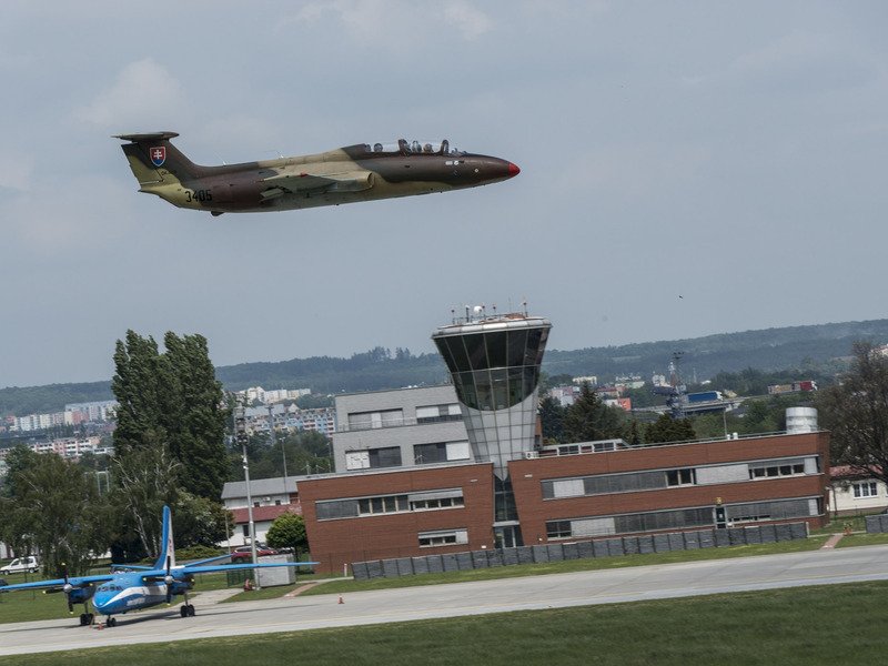 Zážitkový let stíhačkou L-29 Delfín