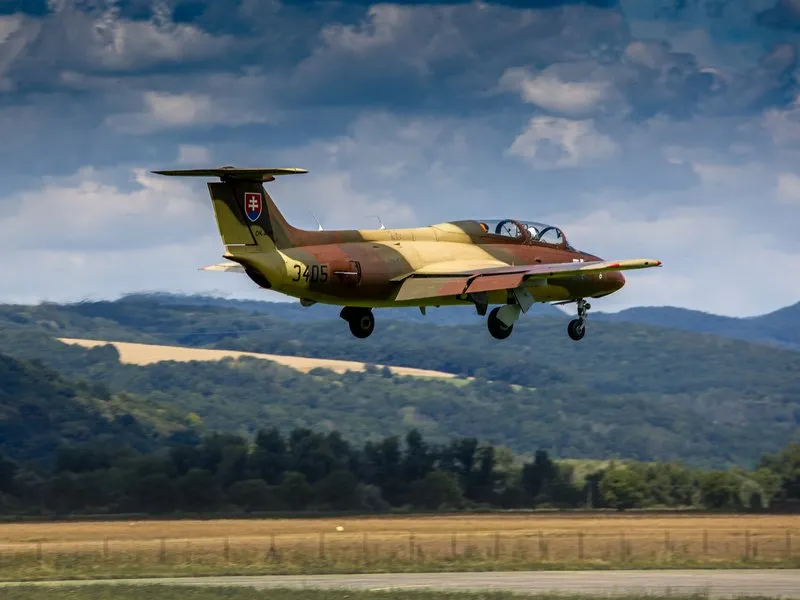 Zážitkový let stíhačkou L-29 Delfín