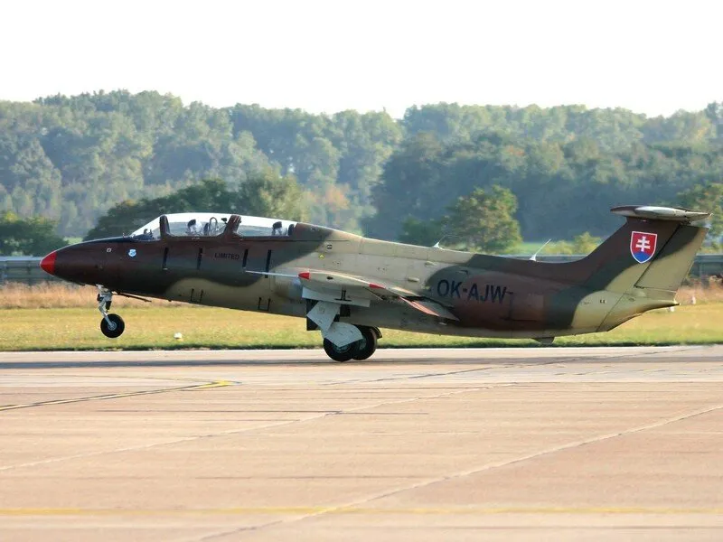 Zážitkový let stíhačkou L-29 Delfín