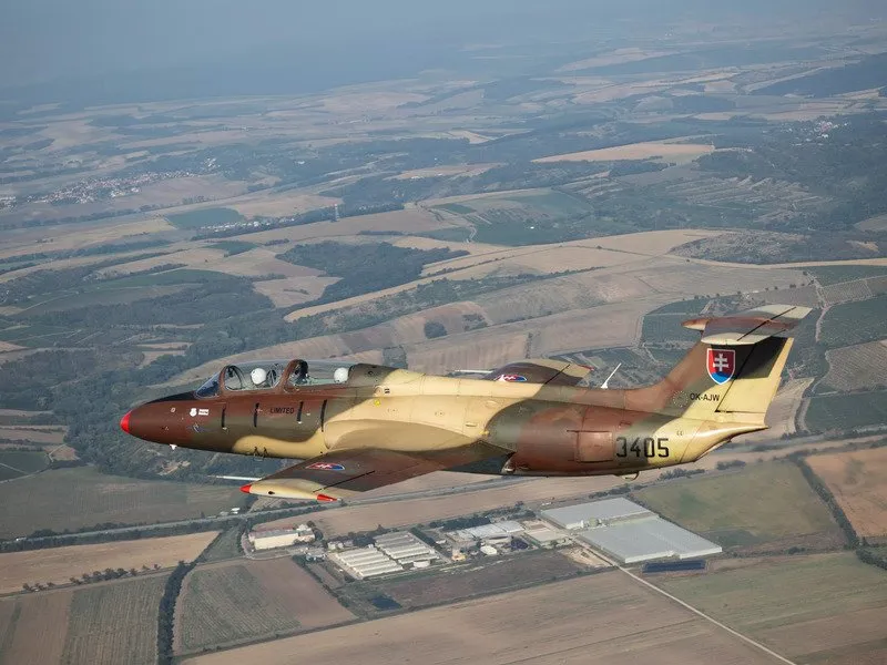 Zážitkový let stíhačkou L-29 Delfín