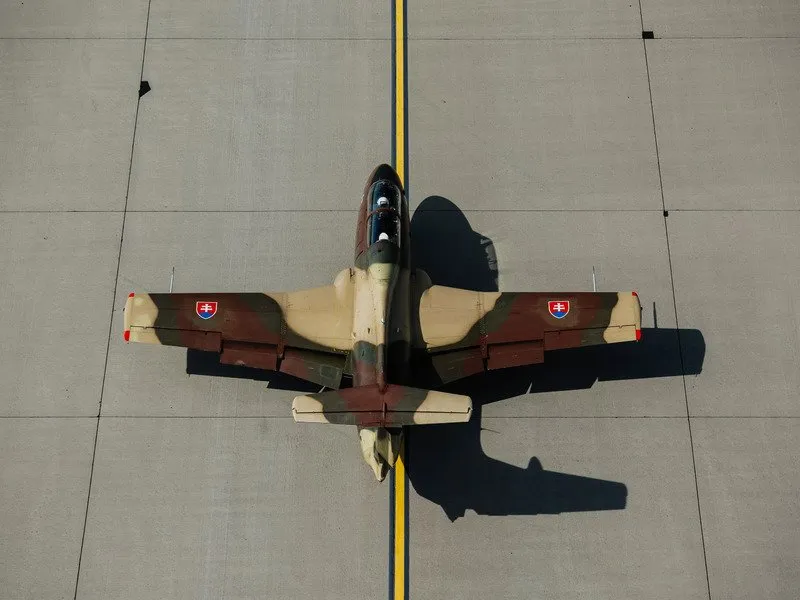Zážitkový let stíhačkou L-29 Delfín