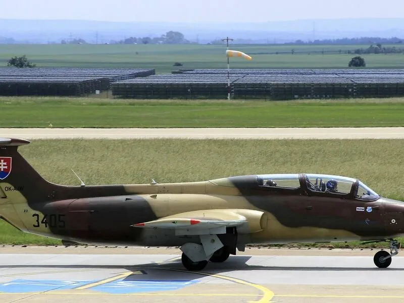 Zážitkový let stíhačkou L-29 Delfín