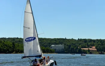 Den na plachetnici a školení jachtingu, Orlík