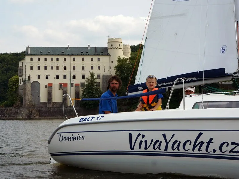Den na plachetnici a školení jachtingu, Orlík