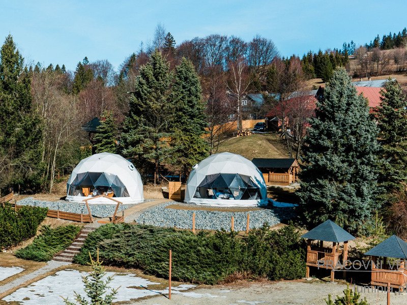 Glamping v Beskydech s wellness a snídaní