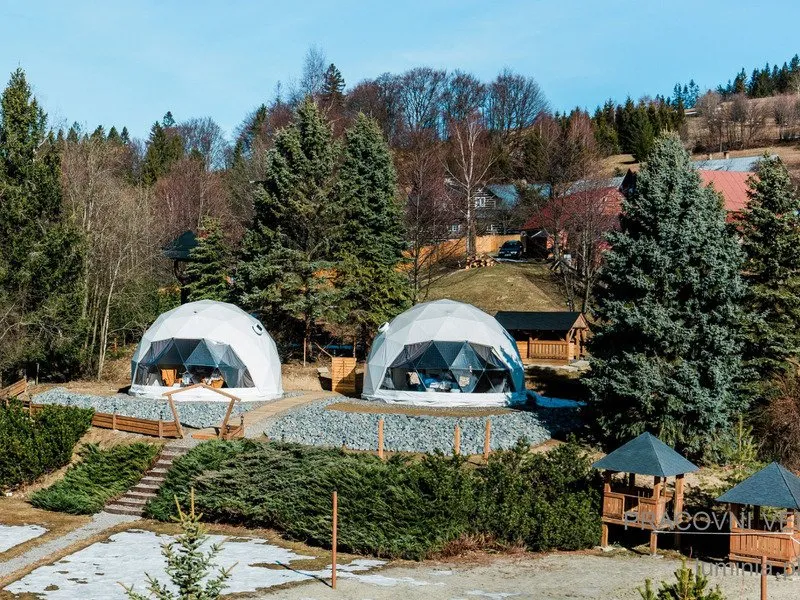Glamping v Beskydech s wellness a snídaní