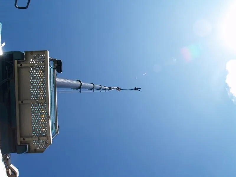 Bungee jumping až 110 metrů z jeřábu