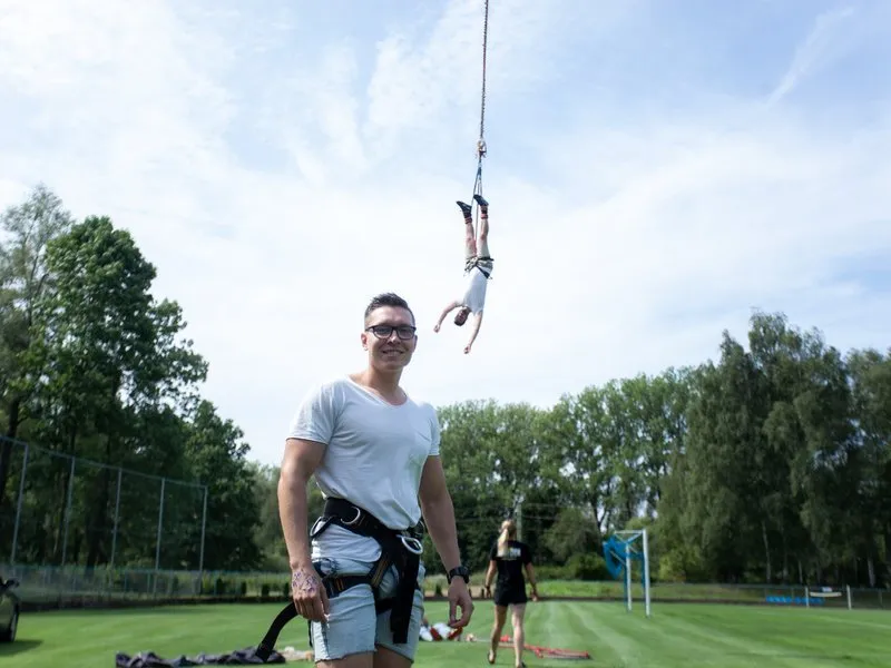 Bungee jumping až 110 metrů z jeřábu