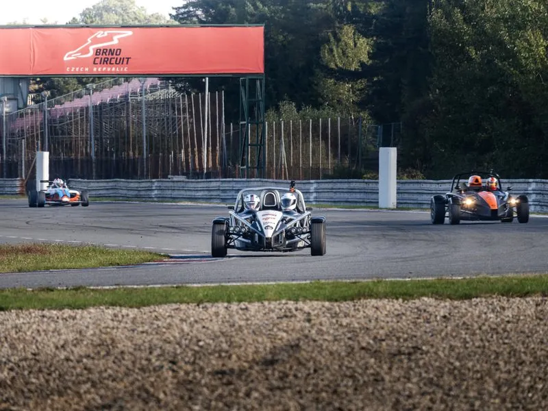 Jízda v Ariel Atom 3.5 na Masarykově okruhu