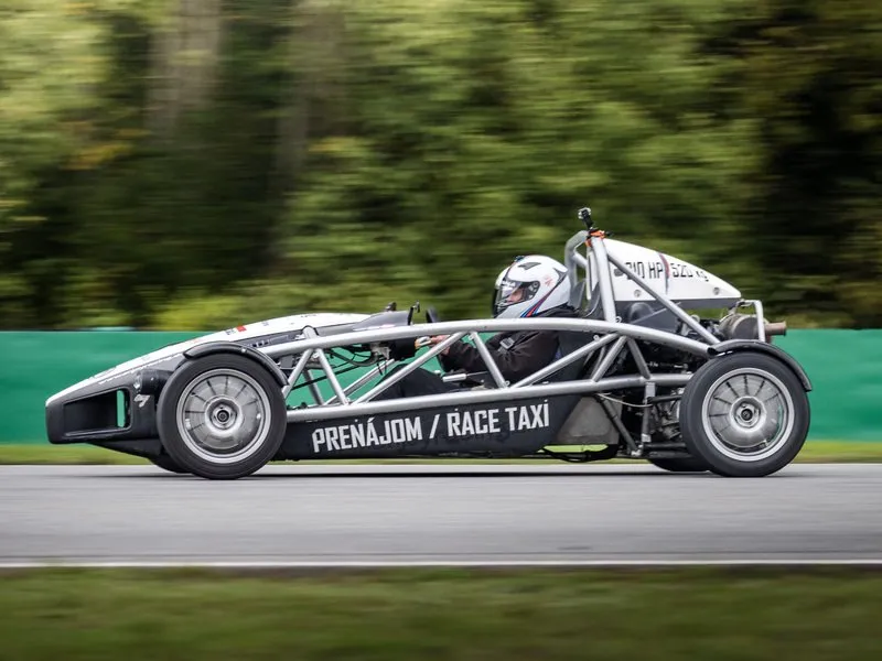 Jízda v Ariel Atom 3.5 na Masarykově okruhu