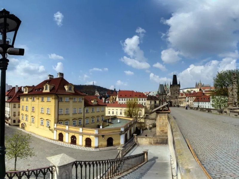 Tajemství Karlova mostu: Venkovní úniková hra