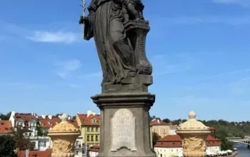 Tajemství Karlova mostu: Venkovní úniková hra