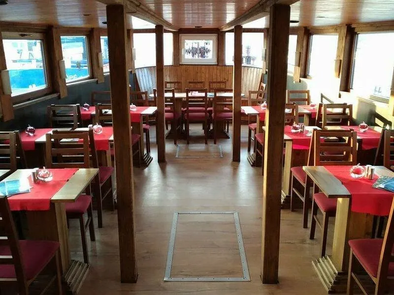 Plavba po Vltavě na výletní lodi